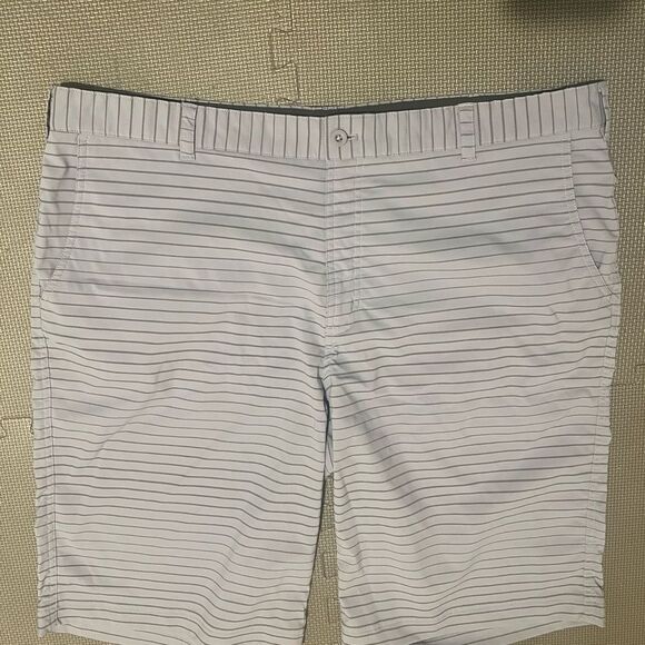 Nike Sport Striped Gray Shorts - Picture 4 of 5